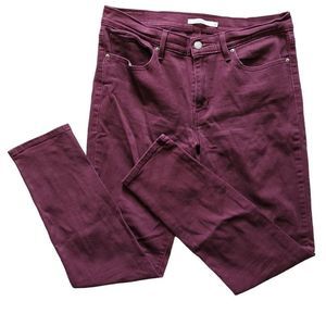 Levi's slimming skinny jeans burgundy color in a size 31